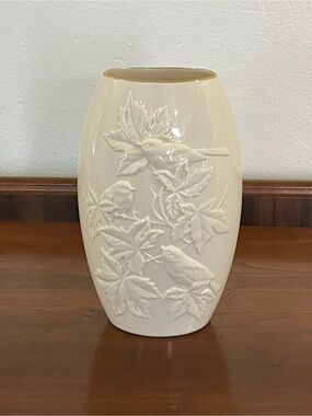 VTG 1980s/1990s Lenox Four Seasons Collection Fall Porcelain 8" Vase, Gold Rim